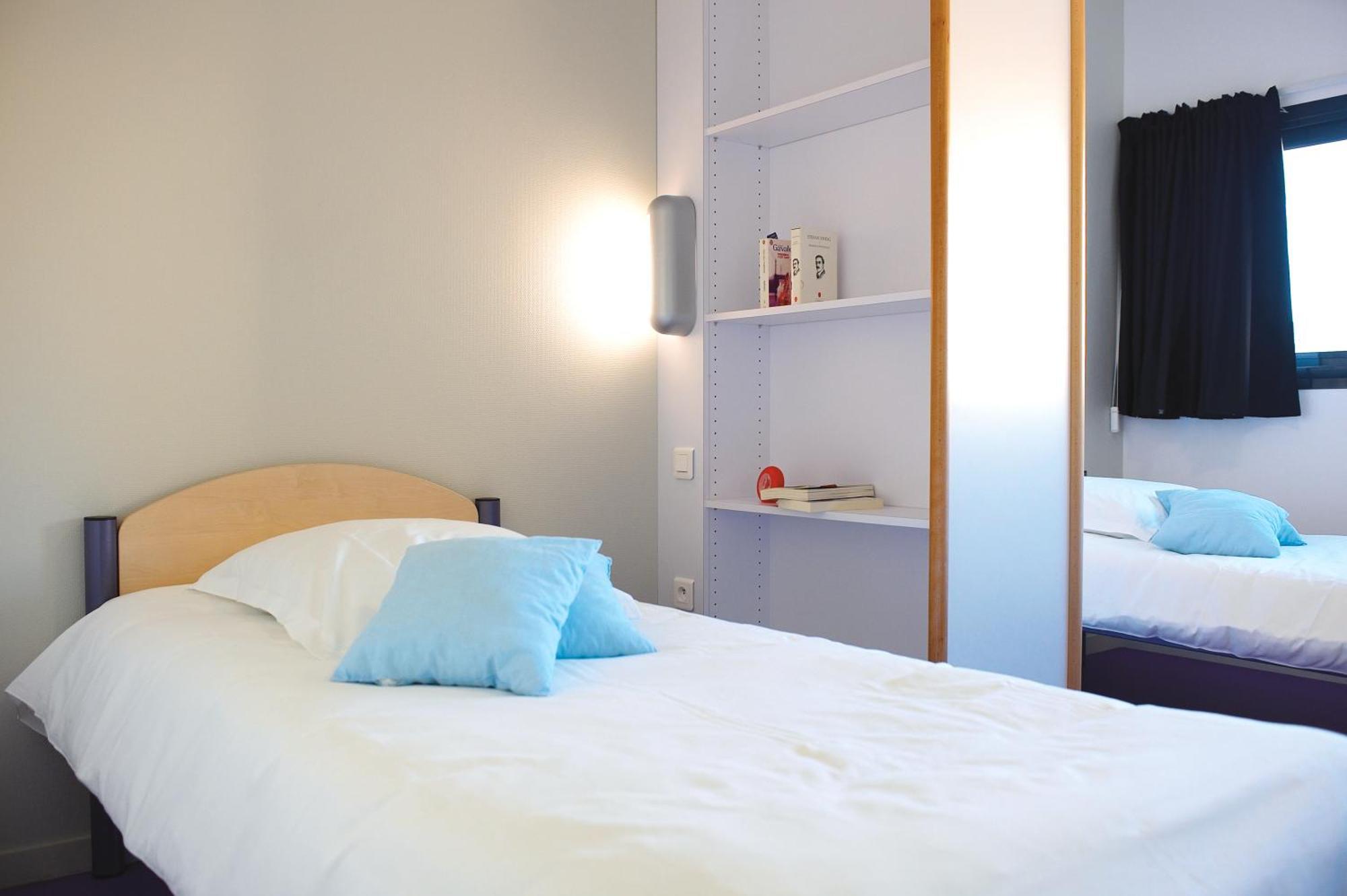 Jf Accueil & Formation Hotel Cholet Ngoại thất bức ảnh